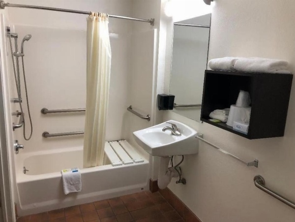 Inn Of Long Beach image 2