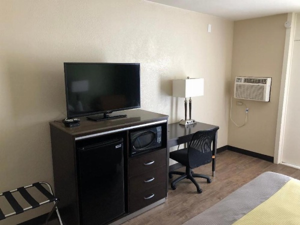 Inn Of Long Beach image 8